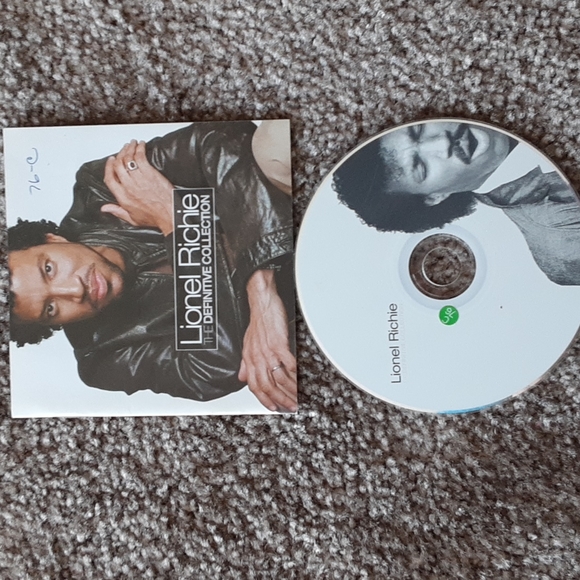 Lionel Richie The Definitive Collection Music Cd - Picture 1 of 3